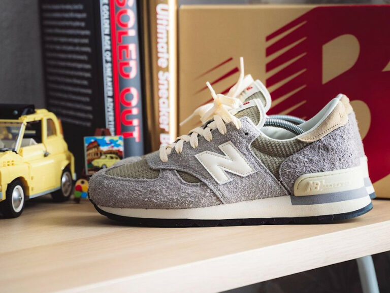 New Balance 990 V1 TS en daim poilu gris (2)