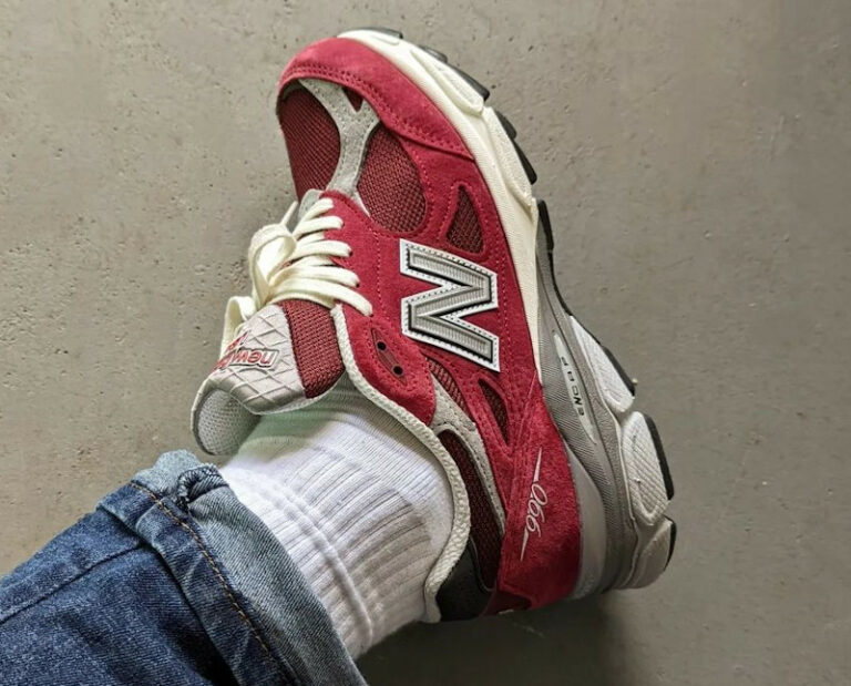 New Balance 990v3 violette on feet (1)