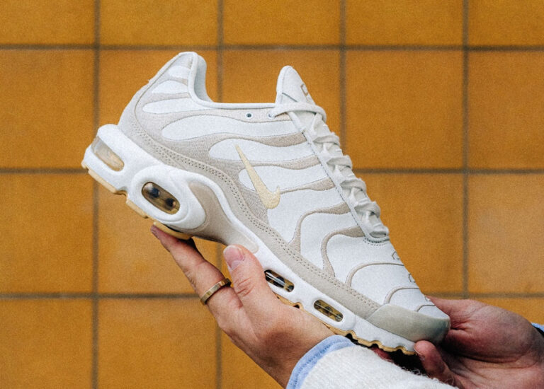 Nike Air Max Plus TN1 Sand Drift Pale Vanilla DZ2832-101