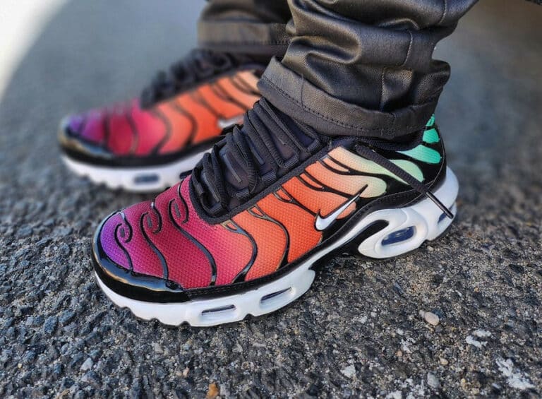 Rainbow 2024 une Nike Air Max Plus TN1 au degrade arc en ciel tropical