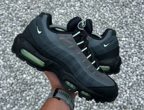 Nike Air Max 95 grise noire et vert pastel HM0622-001 (2)