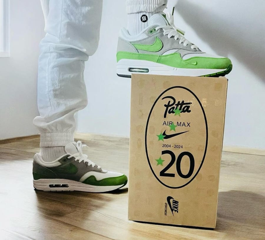 Patta x Nike Air Max 1 Chlorophyll on feet (1)