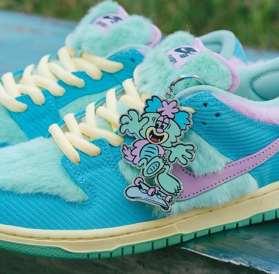 Verdy x Nike SB Dunk Low Visty en peluche Blue Gaze Enamel Green FN6040-400 (3)