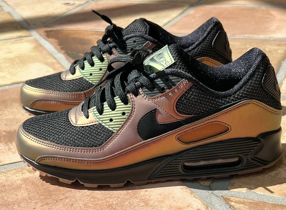 Nike Air Max 90 Black and Dark Russet iridescente scarabée HQ4042-001 (2)