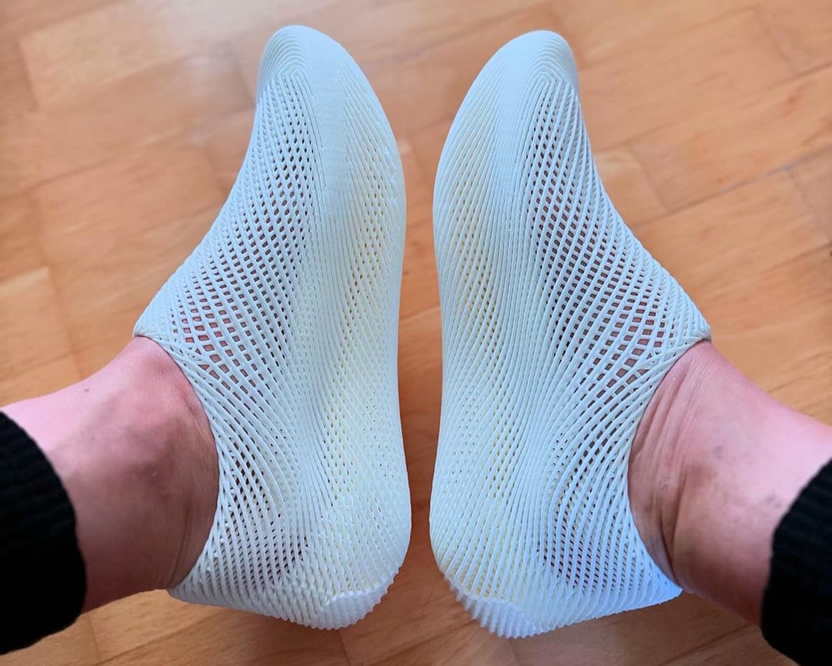 adidas Climamog Off White blanche on feet JQ8739 (3)