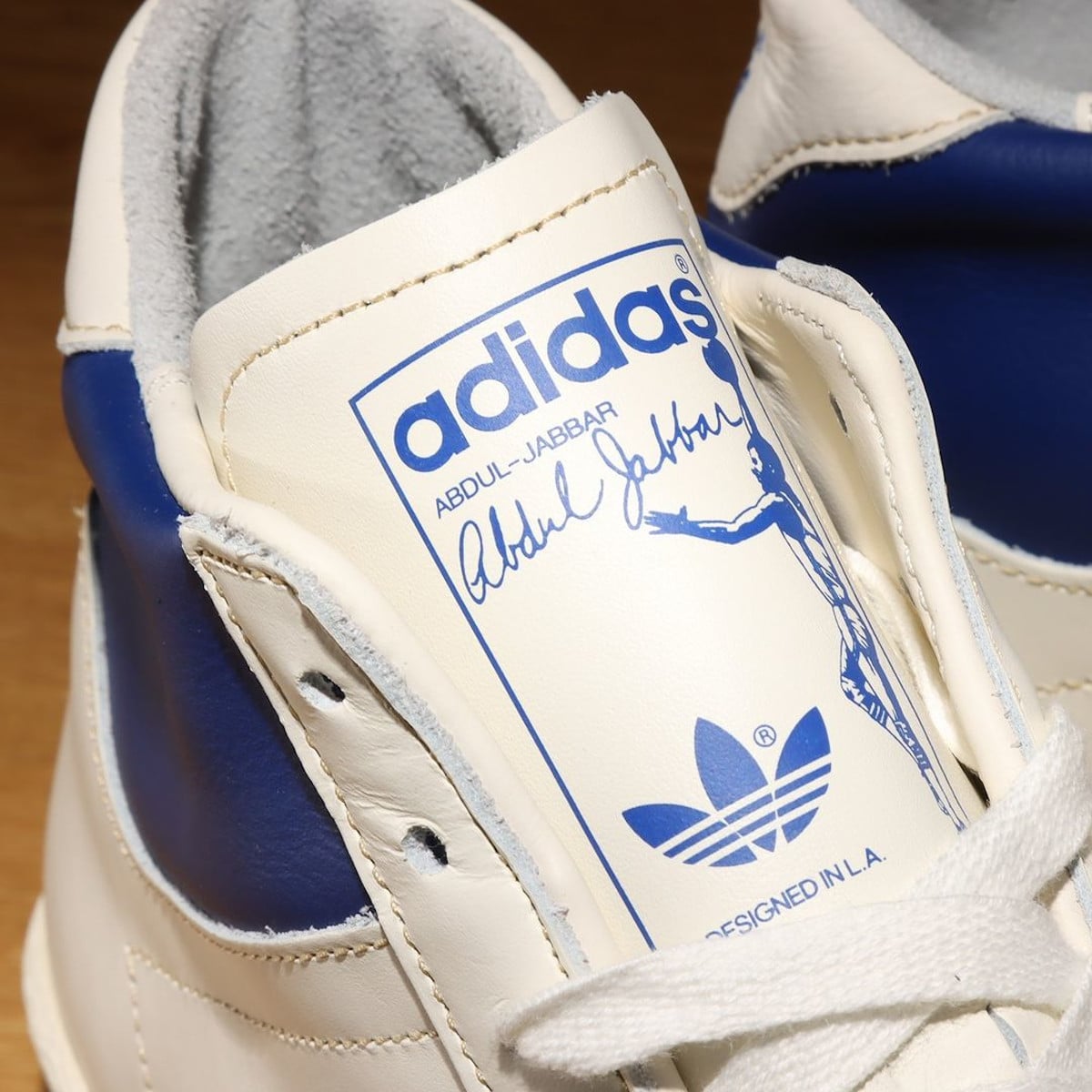 adidas Jabbar Hi Off White Collegiate Royal 2024 blanche bleue IH5316 (2)