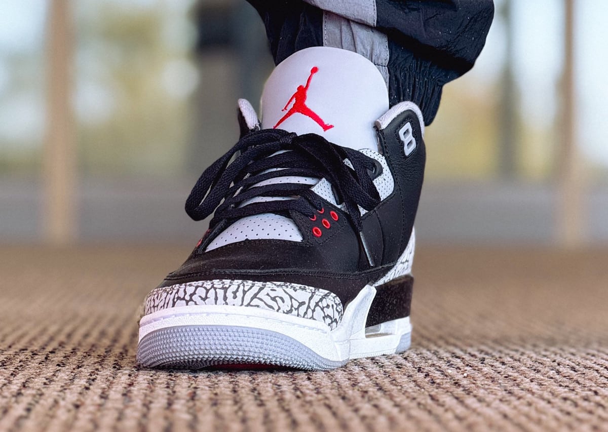 Air Jordan 3 OG Black Cement 2024 on feet DN3707-010 (2)