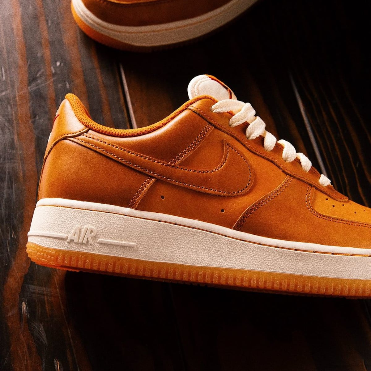 Nike Air Force 1 Low en cuir marron et orange HQ3639-720 (3)