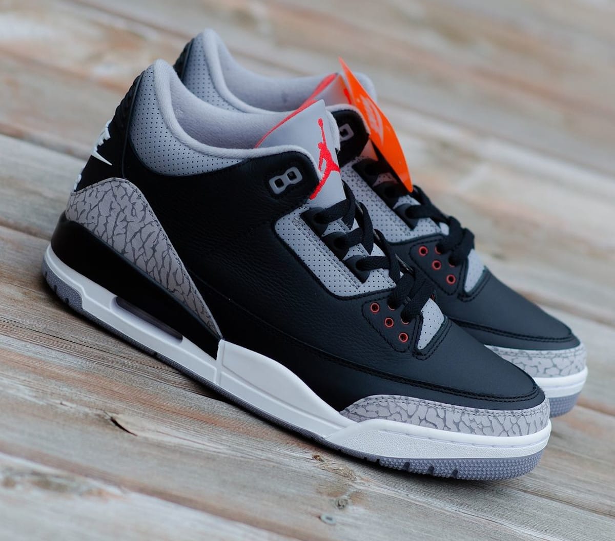 Nike Air Jordan 3 noire grise et rouge DN3707-010 (2)