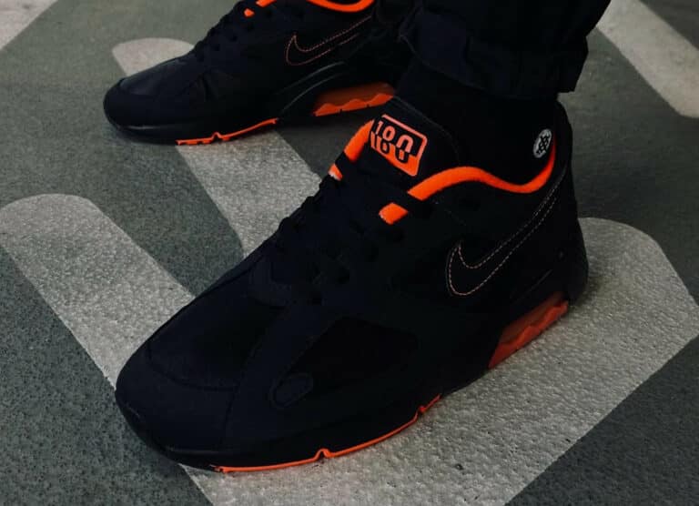 Nike Air Max 180 noire avec une grosse bulle orange (couv)