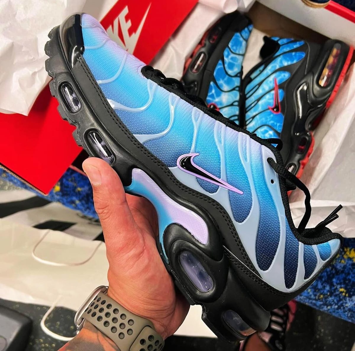 Nike Air Max Plus dégradé bleu et violet clair HV2510-001 (2)