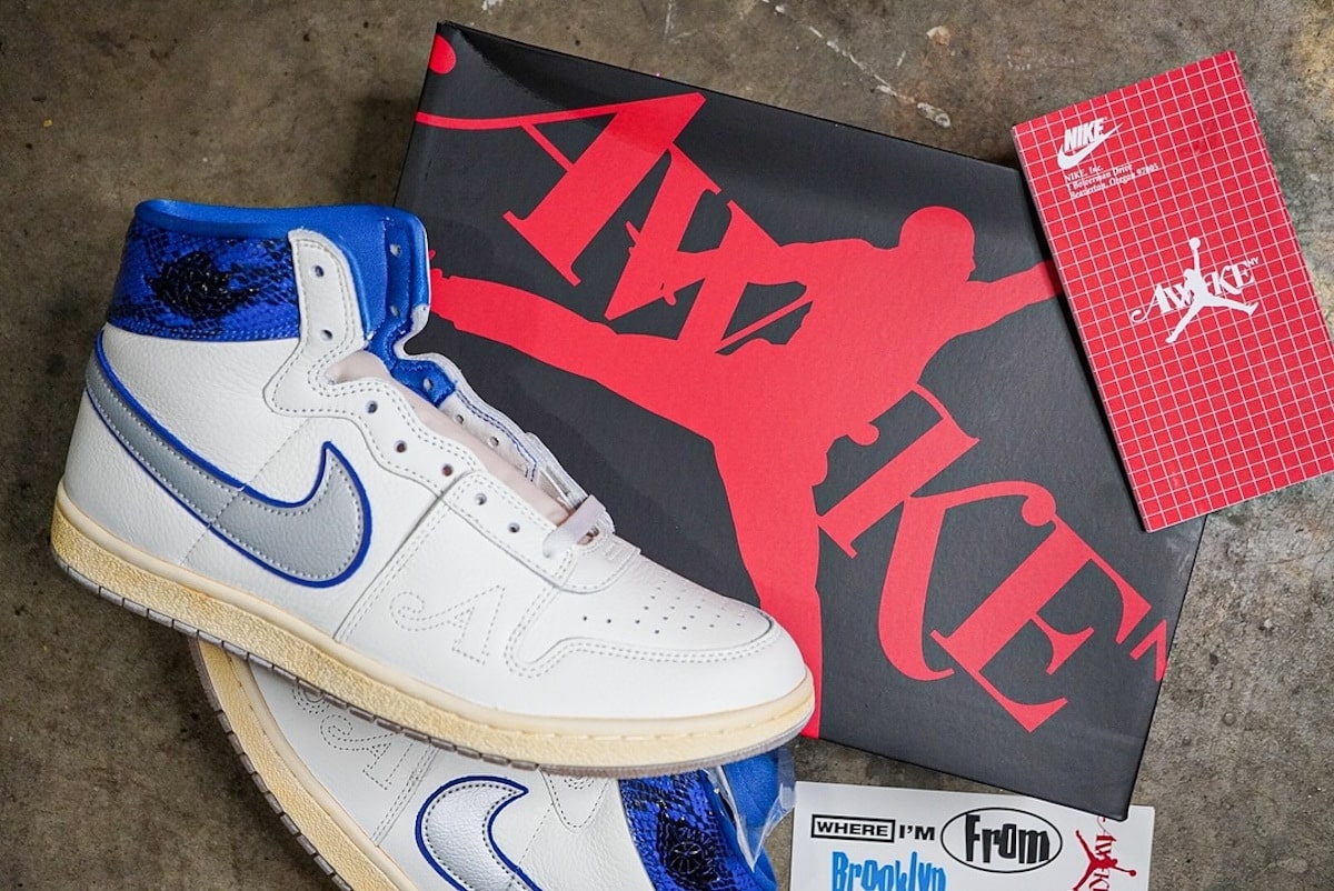 Nike Air Ship blanche et bleue FN8675-104 (1)