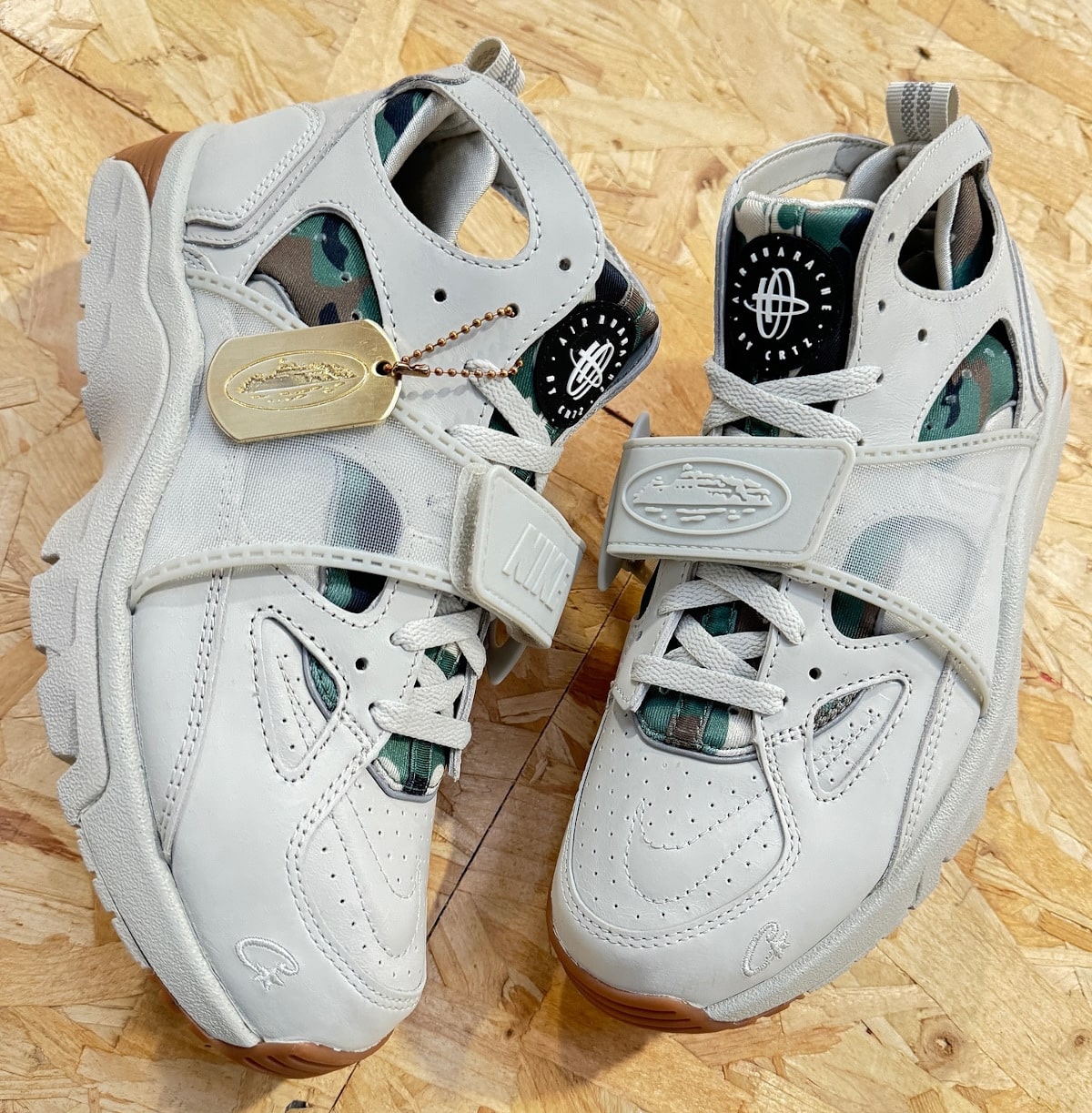 Nike Air Trainer Huarache Corteiz Light Bone FQ8793-002