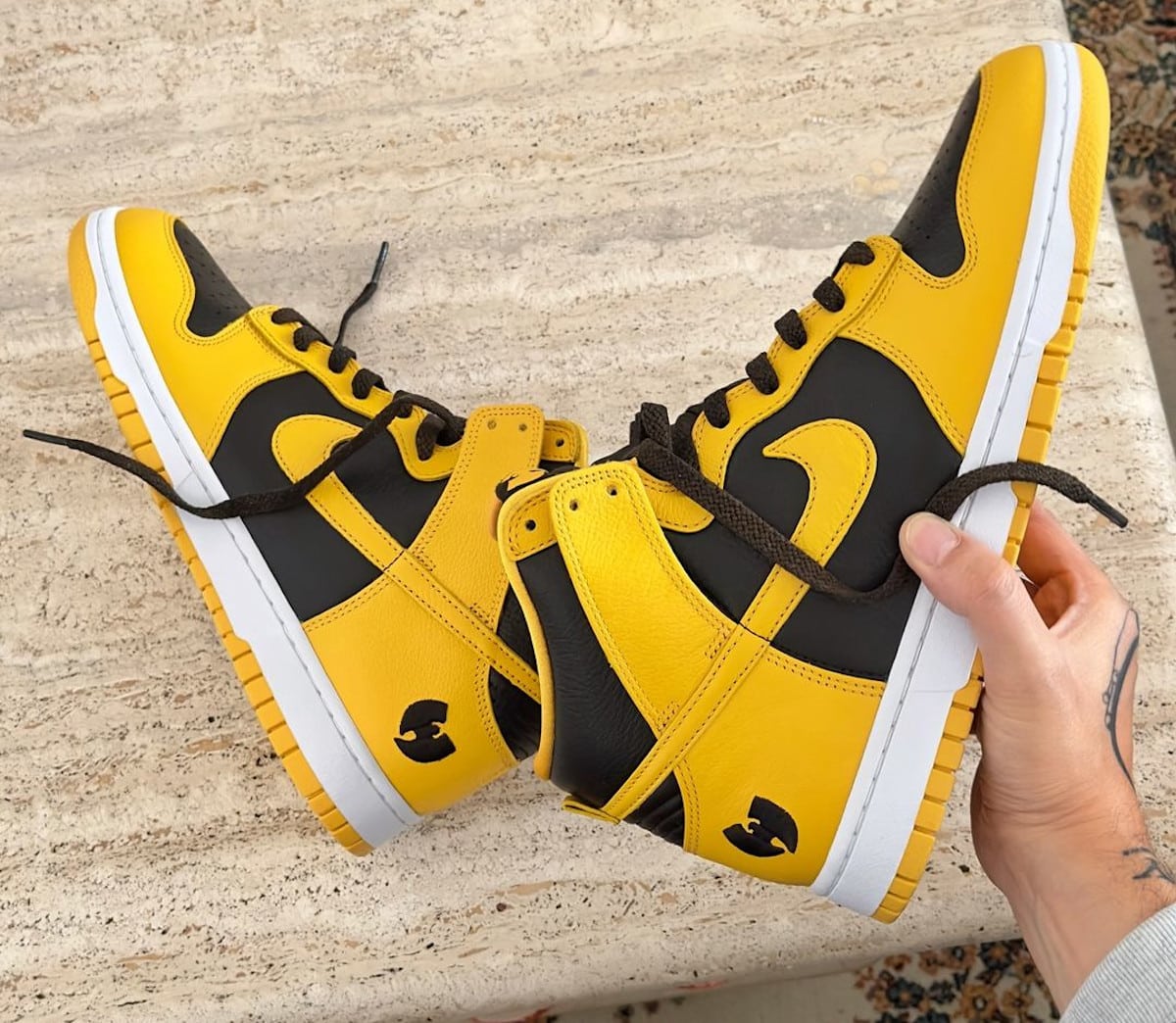 Nike Dunk High Wu Tang noir et jaune HJ4320-001 (3)