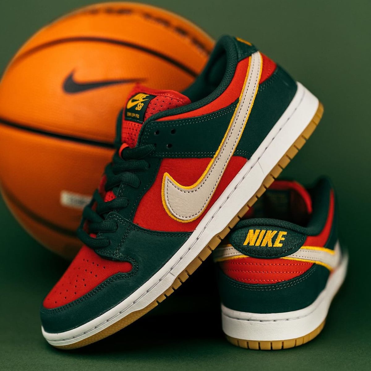 Nike SB Dunk Low Premium verte rouge blanc et jaune FZ1287-300 (1)