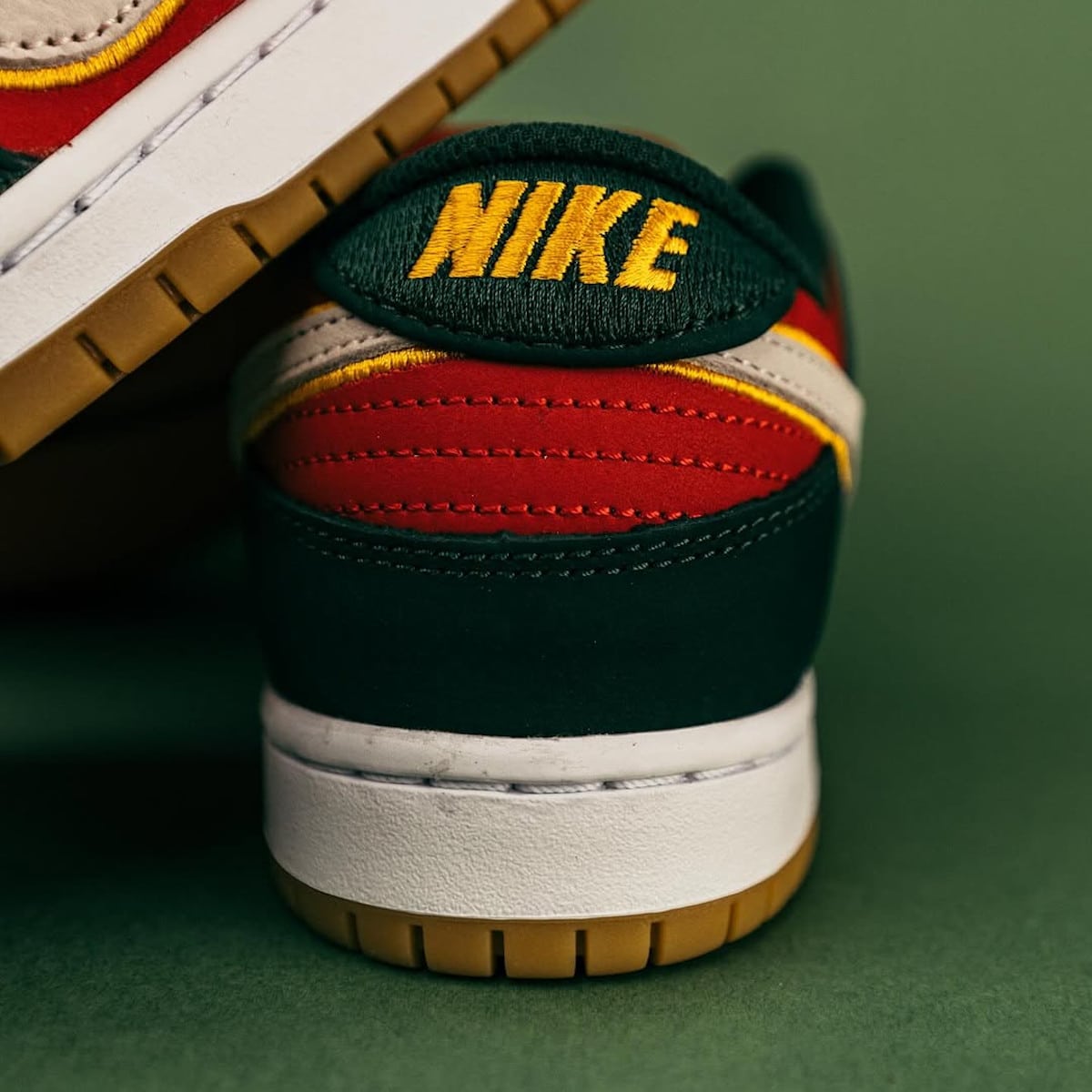 Nike SB Dunk Low Premium verte rouge blanc et jaune FZ1287-300 (3)