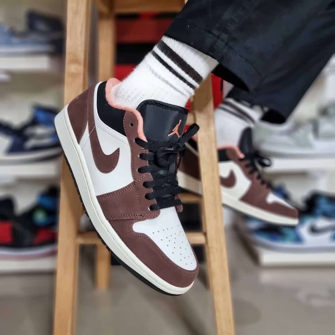 Air Jordan 1 Low Mocha 2025 on feet DC6991-200 (1)