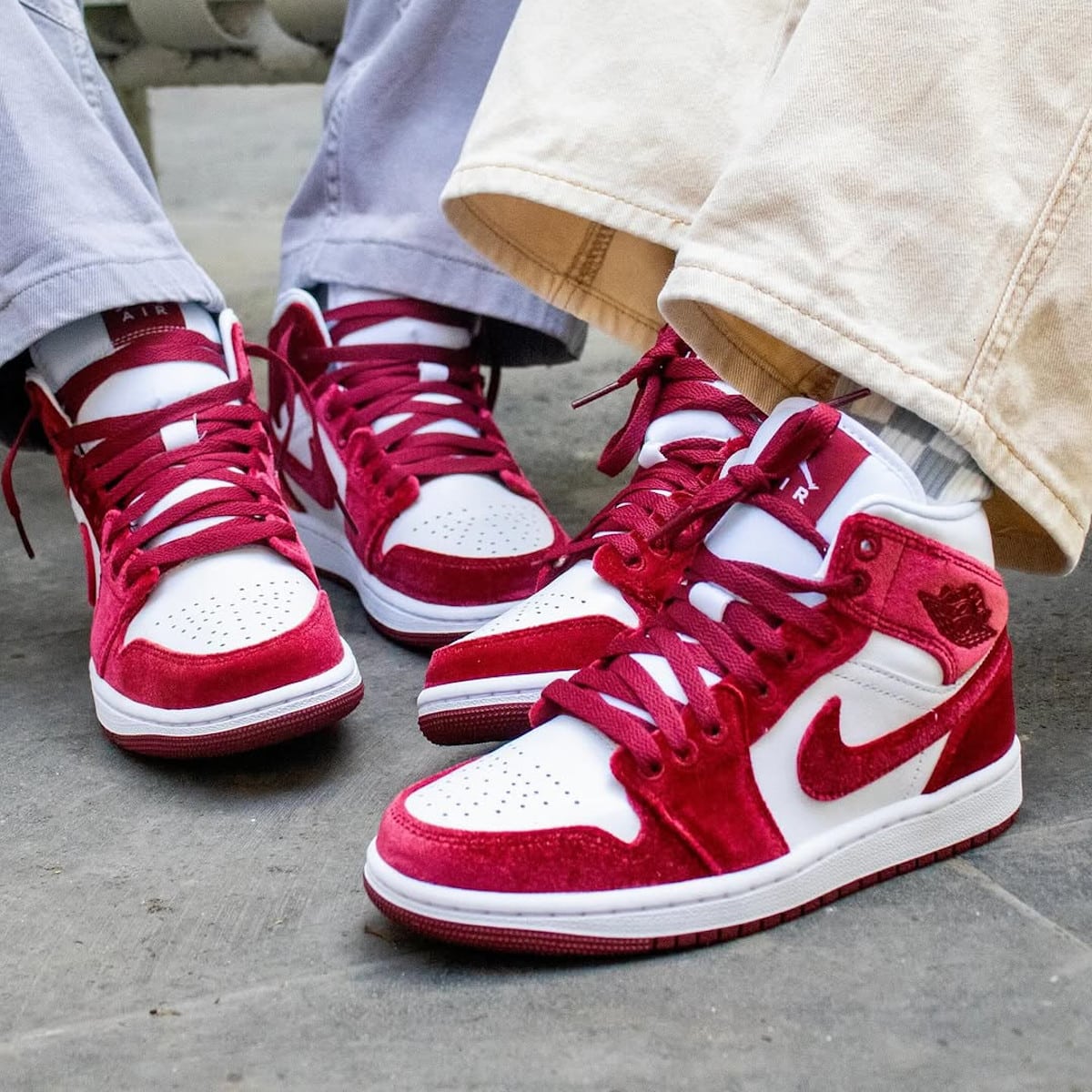 Air Jordan 1 Mid Red Velvet FZ3334-100 (2)