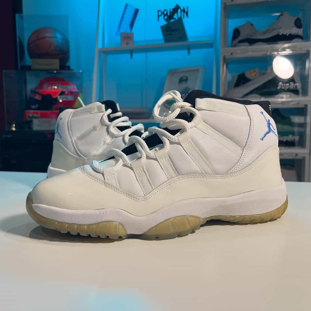 Air Jordan 11 Columbia 2001