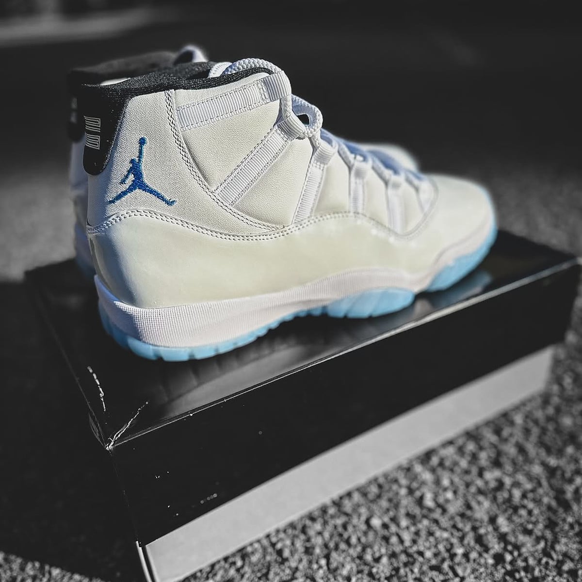 Air Jordan 11 Legend Blue 2024 cuir brillant blanc CT8012-104