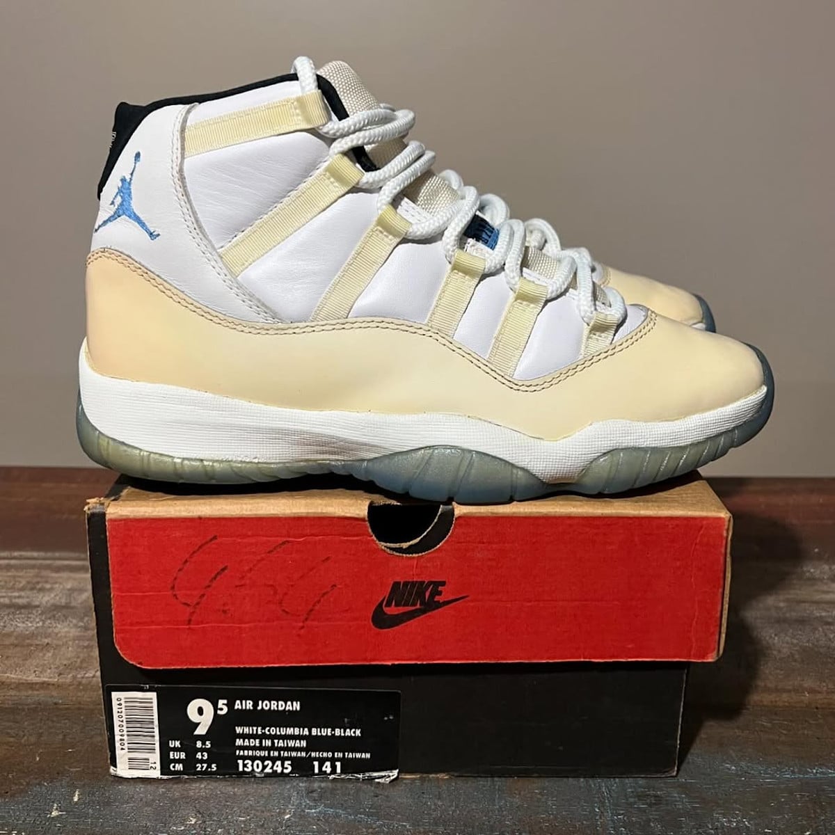 Air Jordan 11 OG Columbia 1996