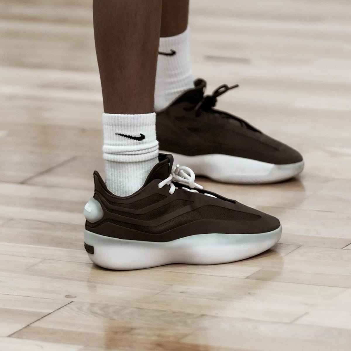 Fear of God x adidas Basketball 2 marron on feet (2)