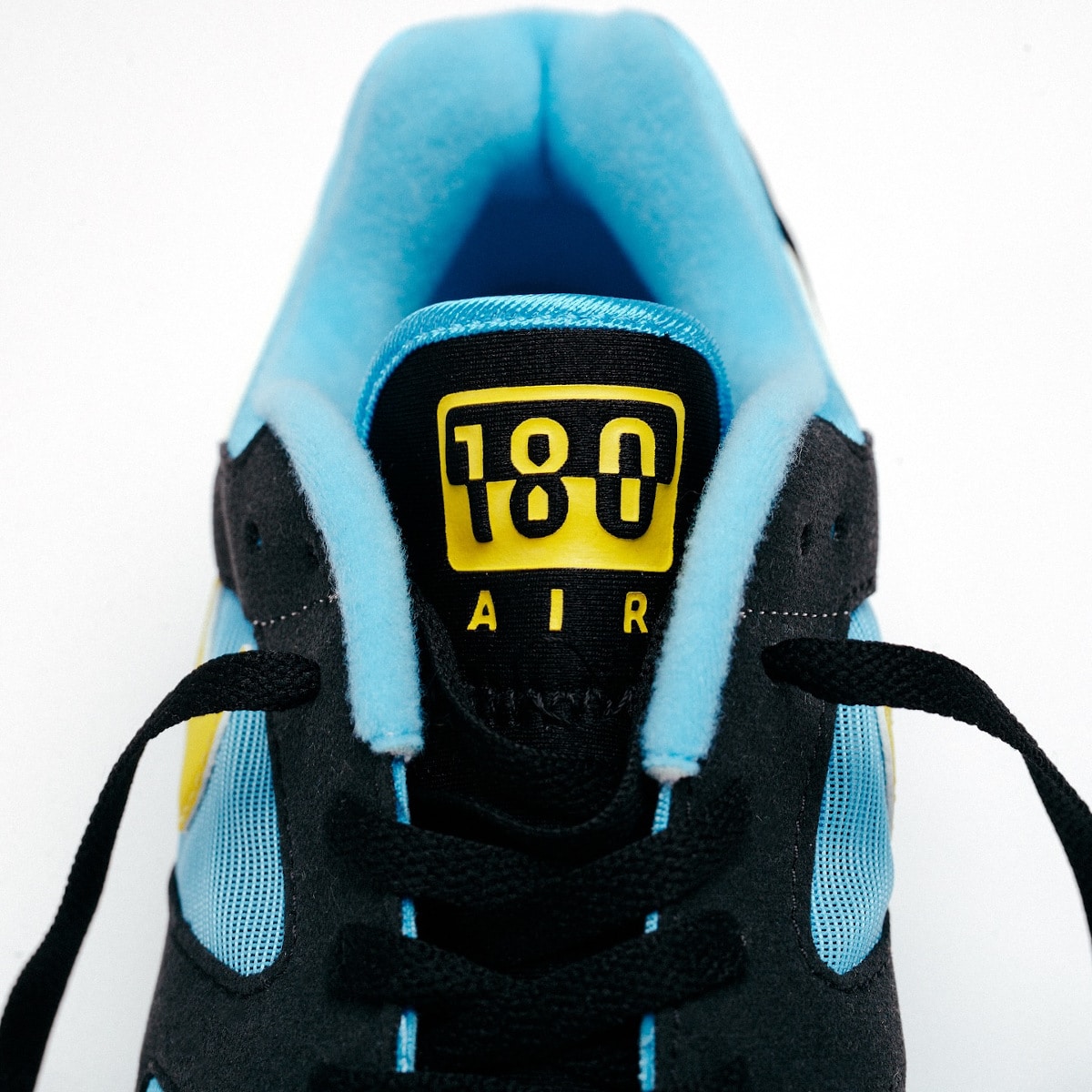 Nike Air 180 noire bleue et jaune HQ4043-400 (1)