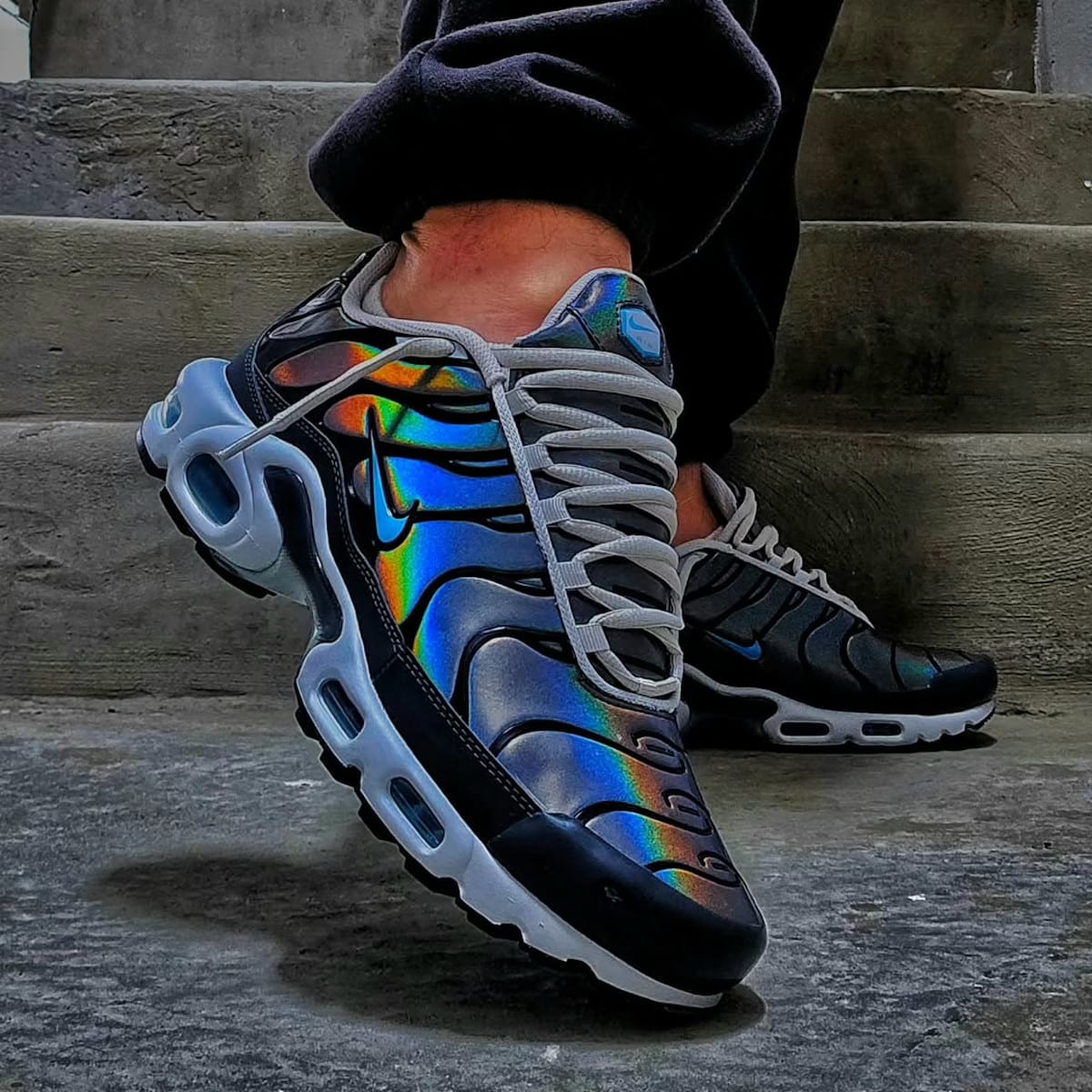 Nike Air Max Plus irisée effet flaque essence HV2525-001 (3)