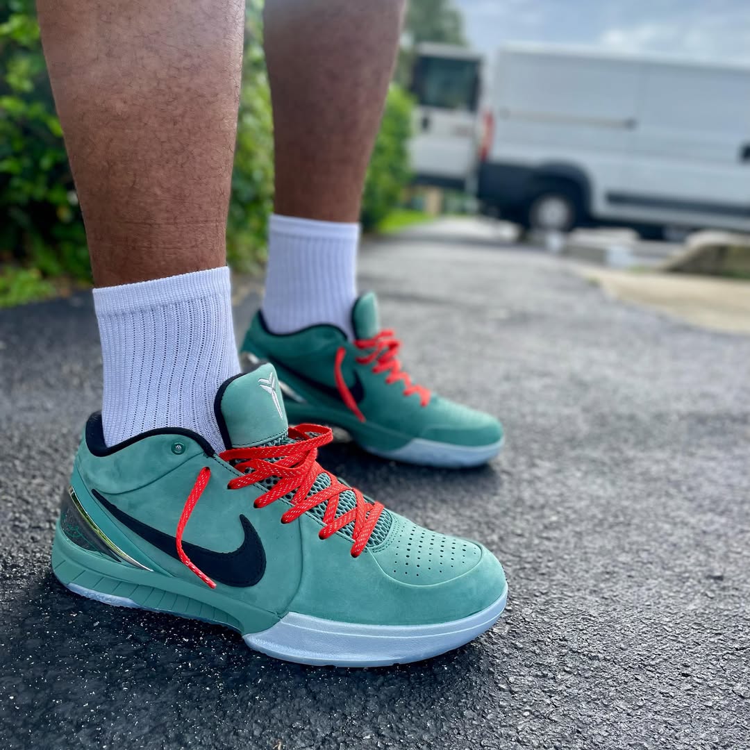 Nike Kobe 4 Protro Girl Dad @lintonsuckmyswoosh