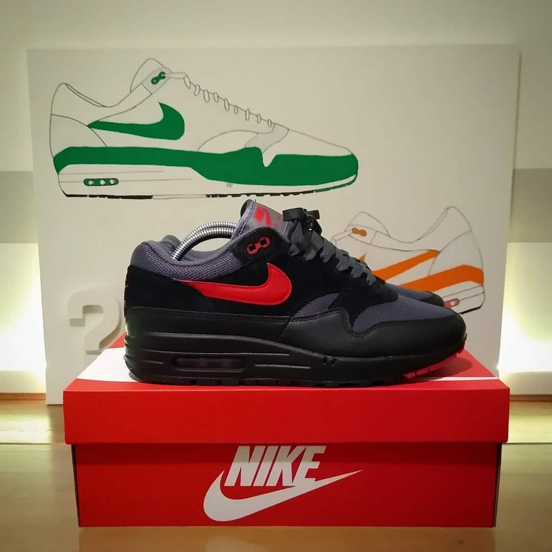 chaussure Nike Air Max 1 Vamps Bred 2024 rouge et noire FZ5808-008 (4)