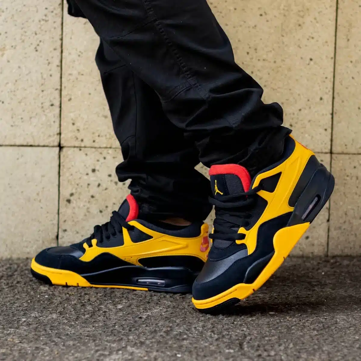 Air Jordan 4 RM Bruce Lee combinaison jaune et noire FQ7939-007 (3)