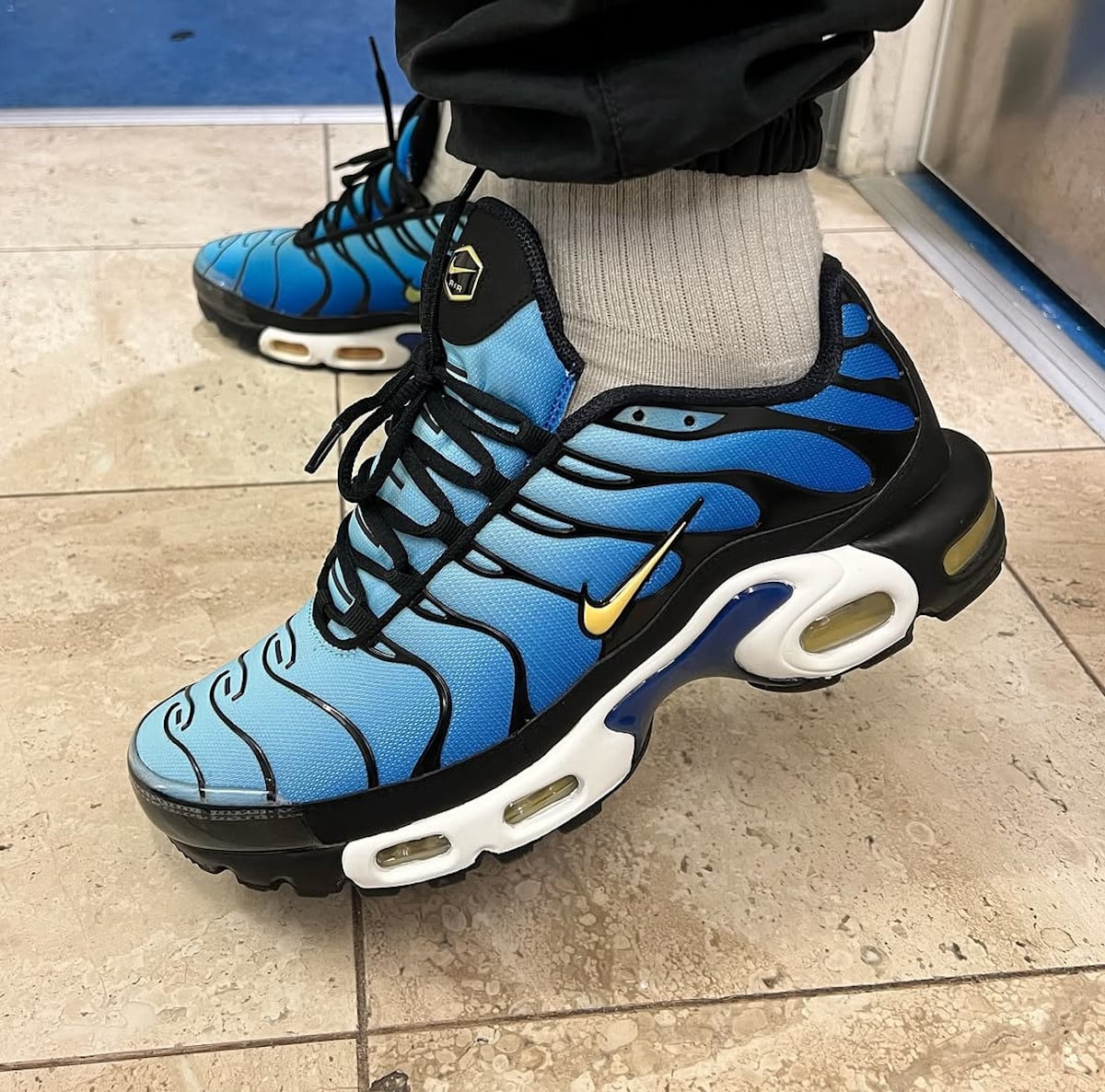 Comparatif Nike Air Max Plus TN Hyper Blue 2018 vs 2025 (2)