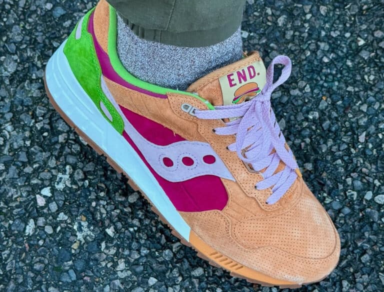 End x Saucony Shadow 5000 Burger 70142-1 (couv)