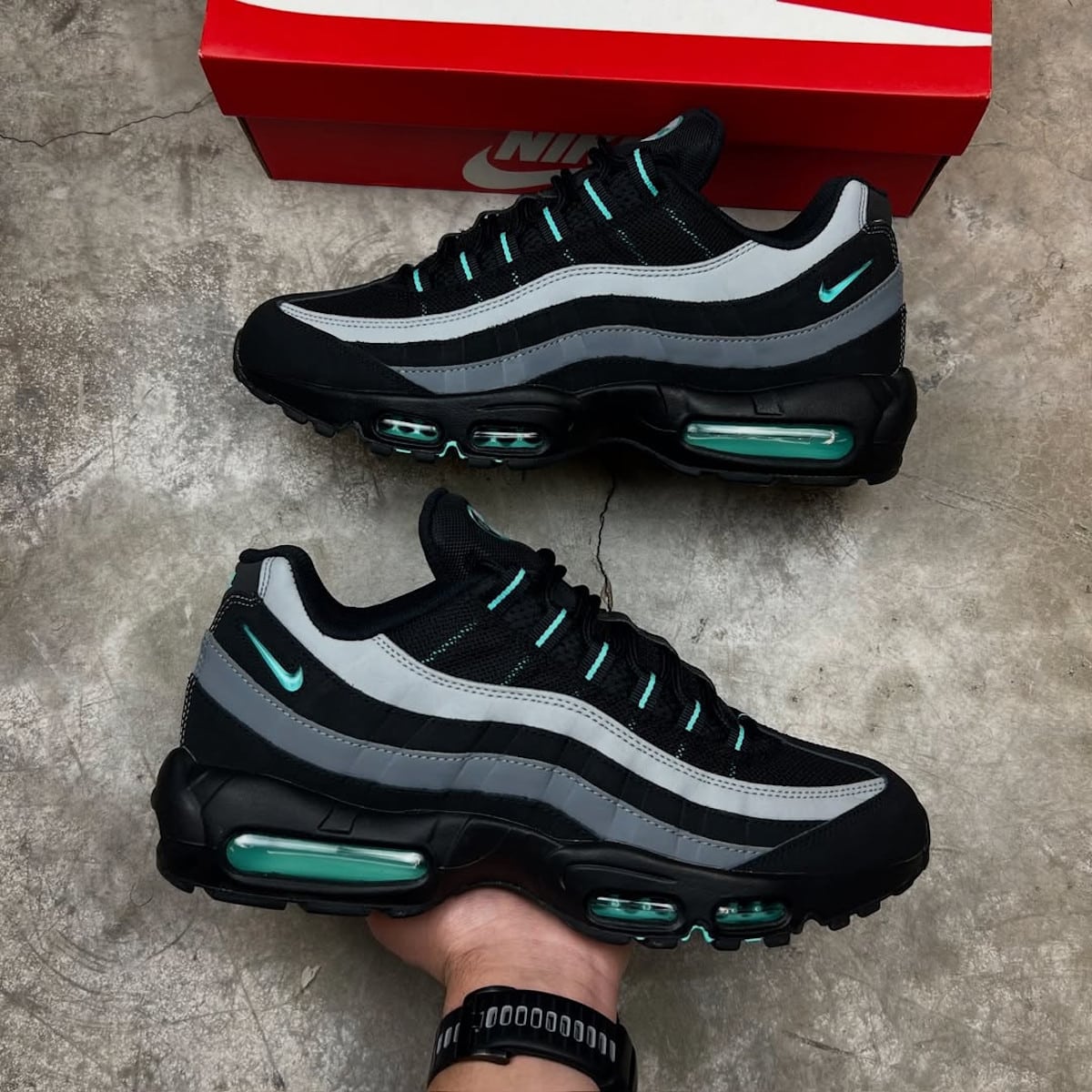 Nike Air Max 95 Jade Jewel dégradé gris noir swoosh vert turquoise HV6062-001 (2)