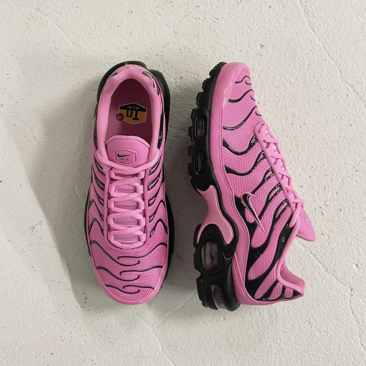 Nike Air Max Plus Playful Pink rose et noire HJ9743-601 (2)