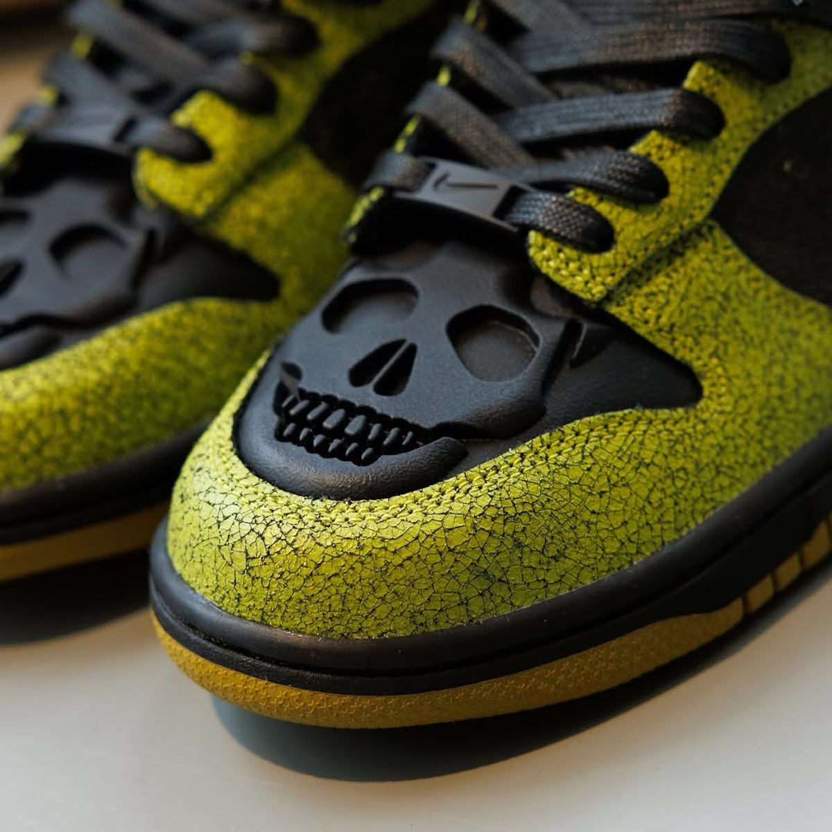 Nike Dunk Low Halloween Skull crane moulé HV6103-300 (3)