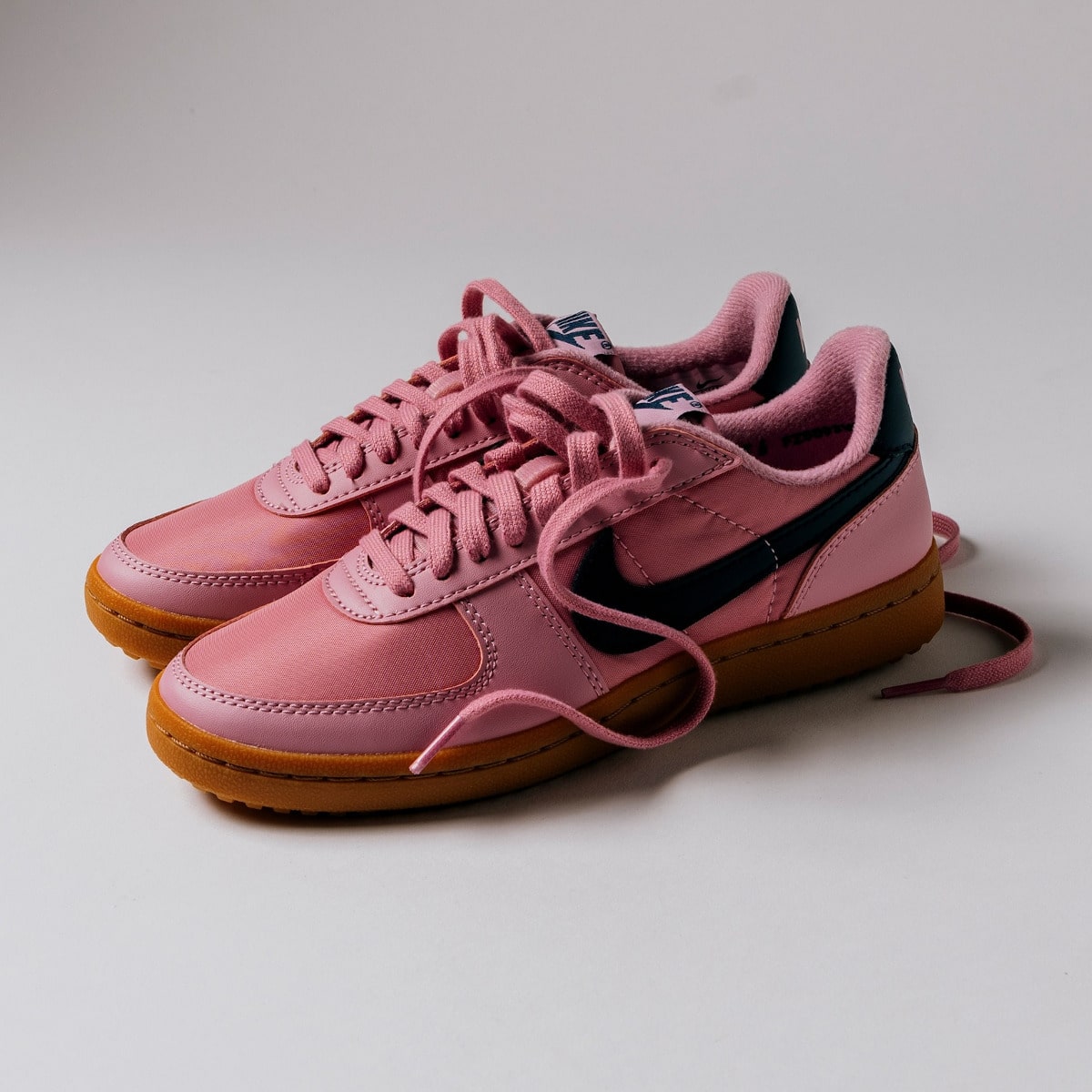 Nike Field General 2025 en cuir rose Elemental Pink FZ5593-600 (4)