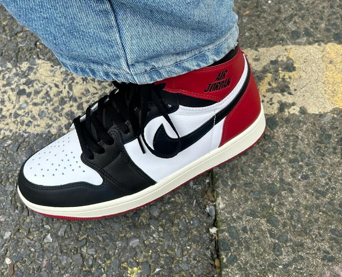 Air Jordan 1 Black Toe bout noir 40 ans (4)