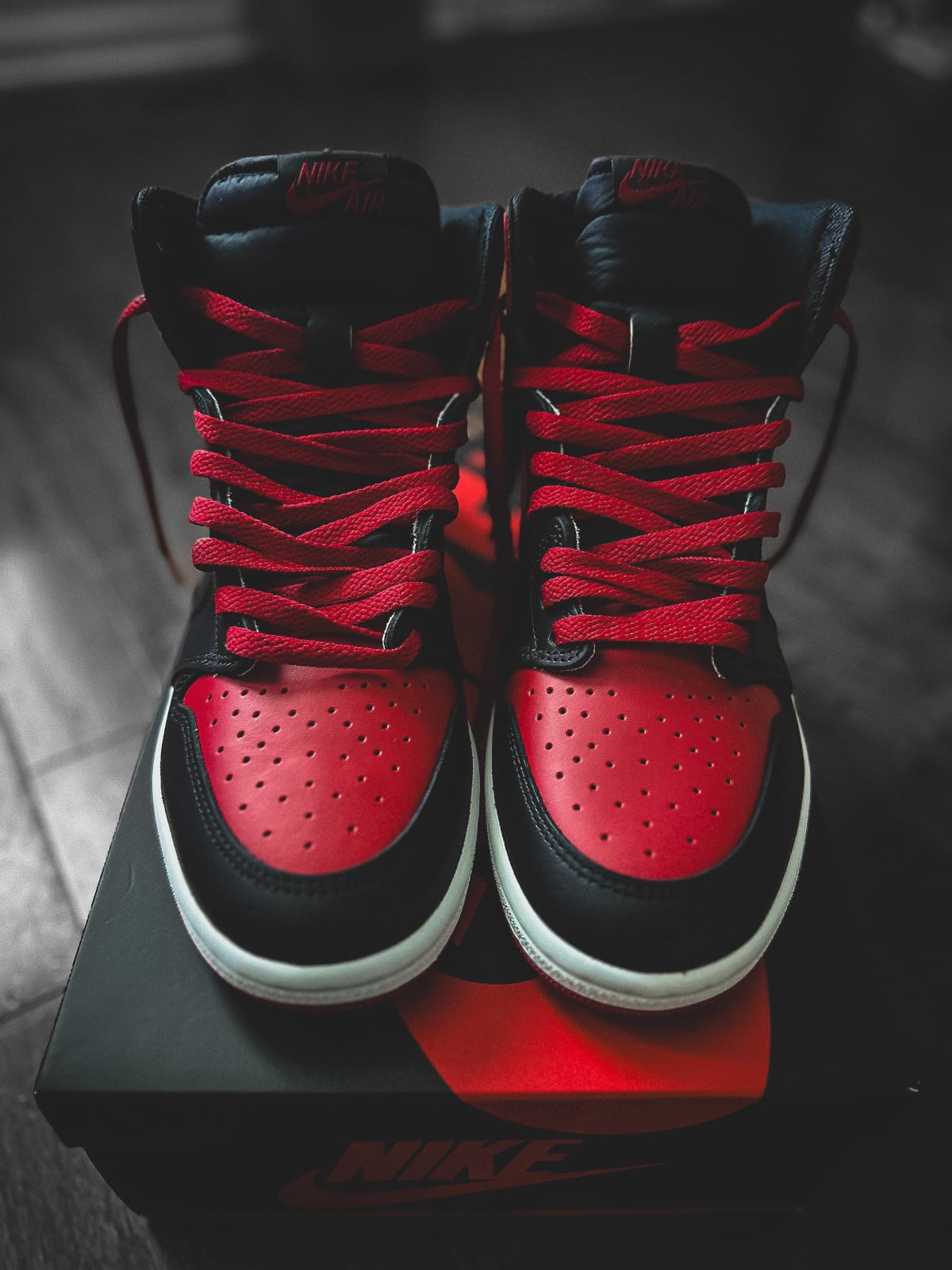 Air Jordan 1 Bred Rouge et Noir Bannie réédition anniversaire (1)