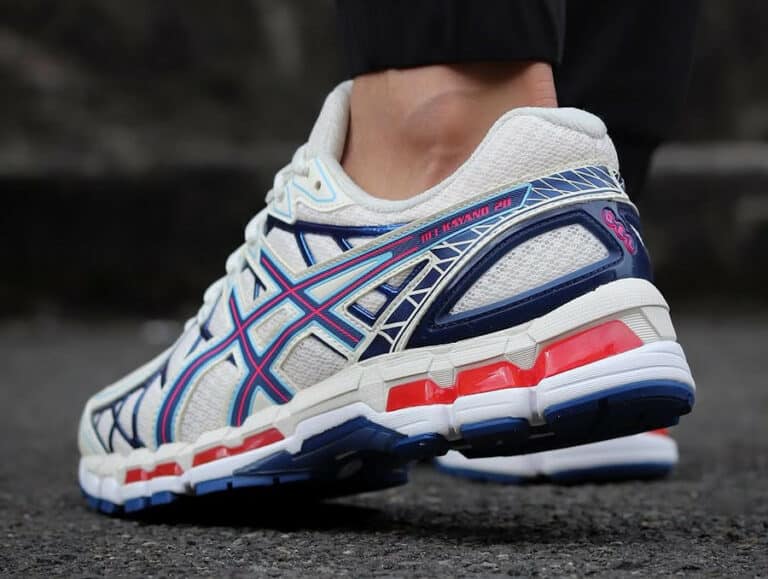 Asics Gel Kayano 20 Cream Deep Marine 2025 on feet (1)