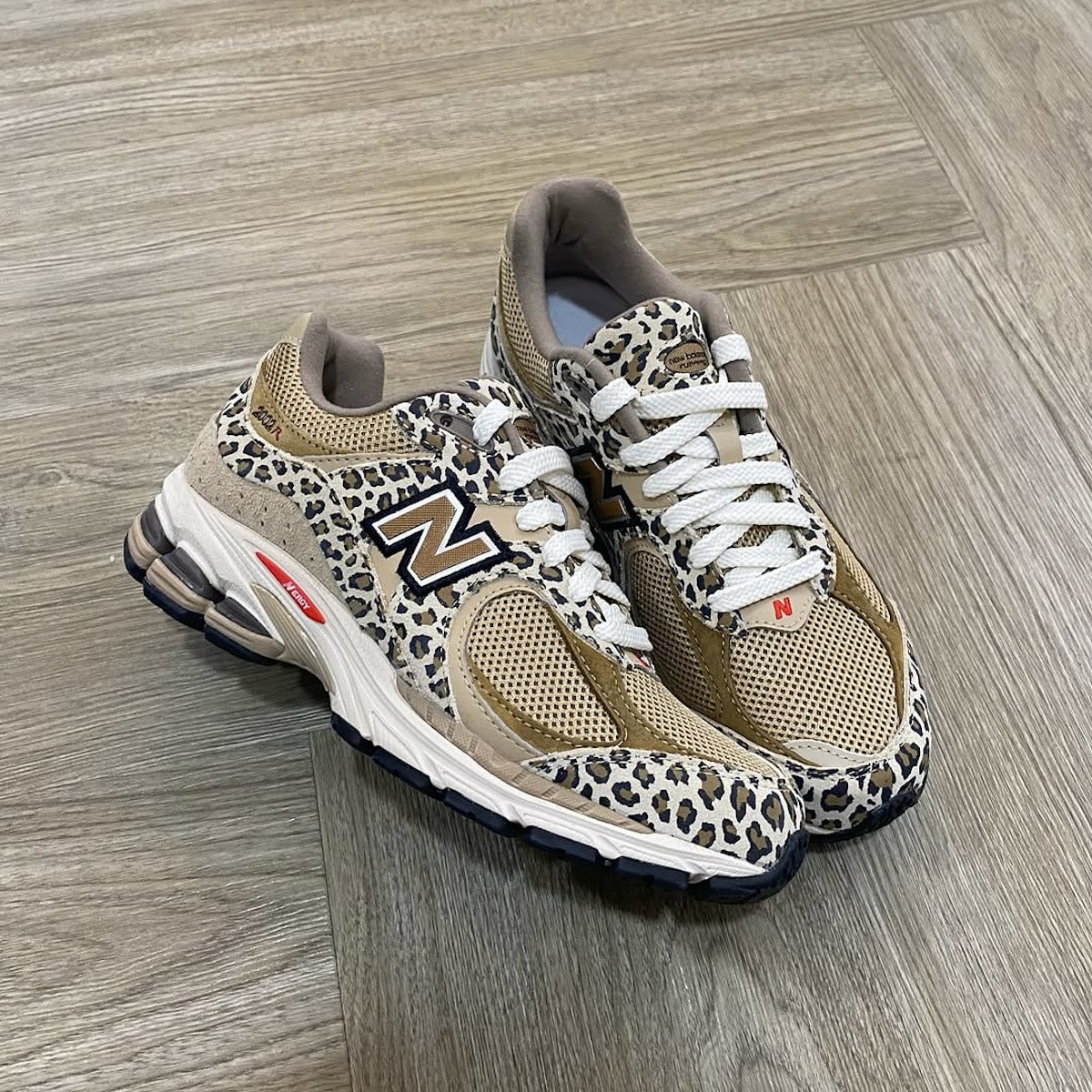 New Balance 2002R Cheetah exclusivité courir (2)