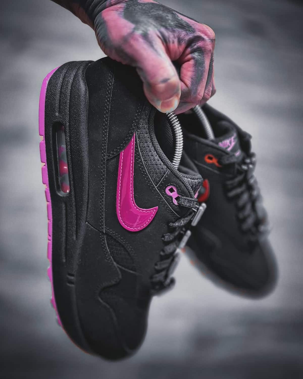 Nike Air Max 1 PRM noire et rose brillant Valentines Day (1)