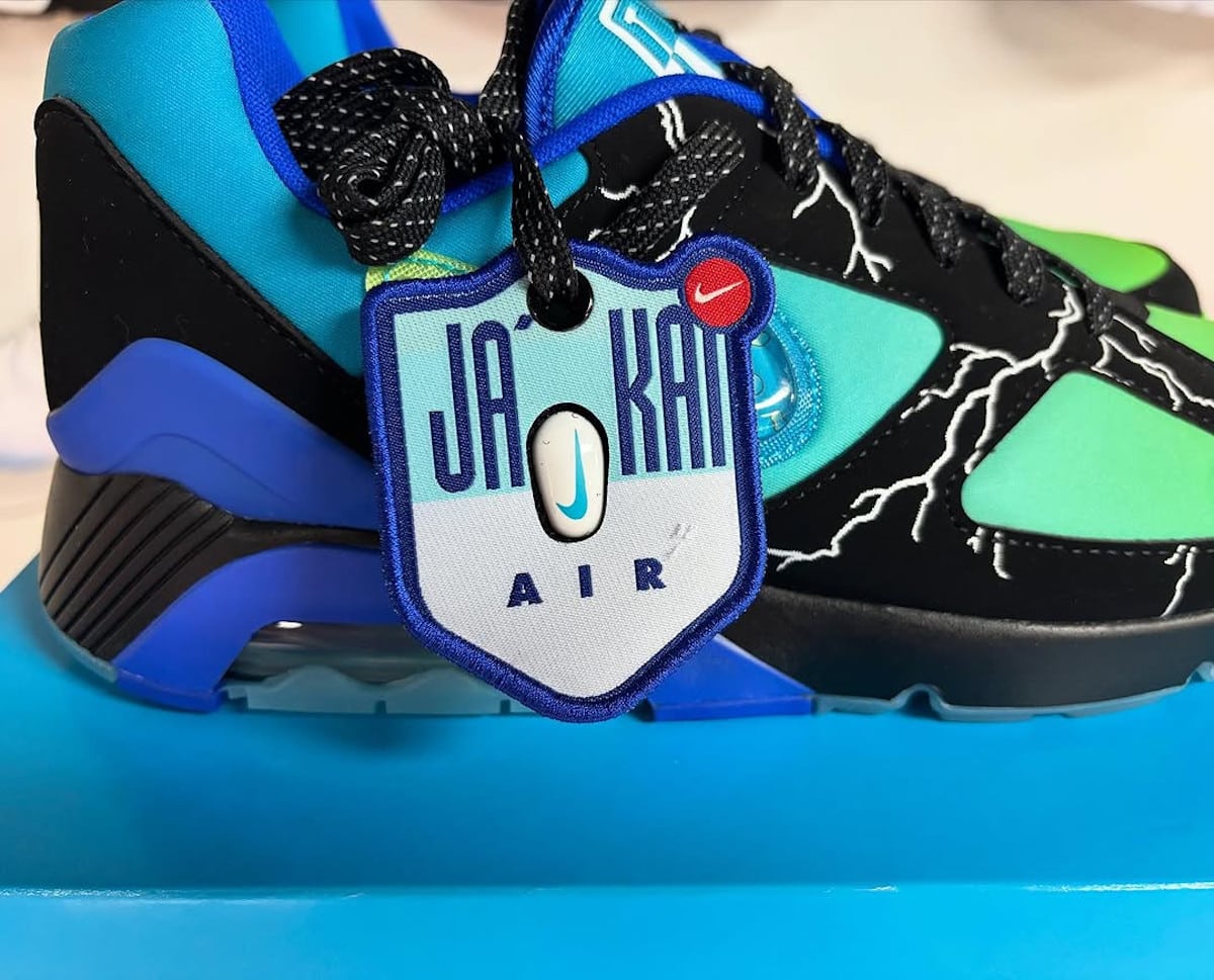 Nike Air Max 180 Doernbecher 2025 (2)