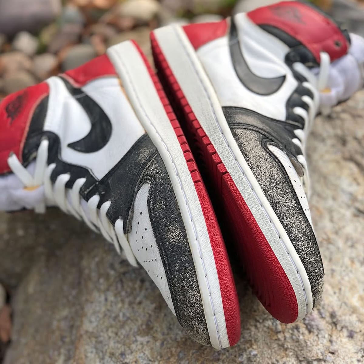 Vieille AJ1 Black Toe avec cuir noir usé de 1985 (1)