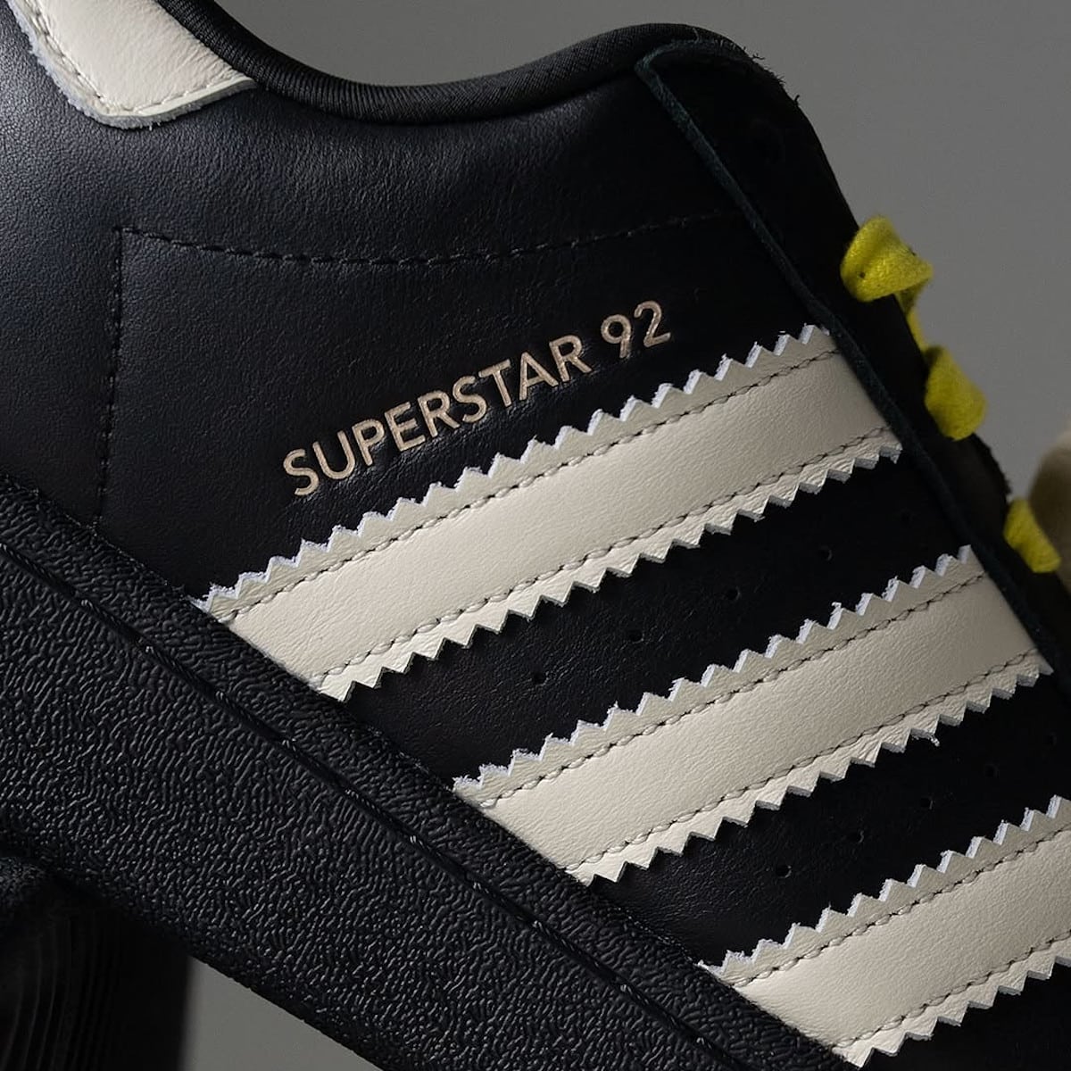 aperçu adidas Superstar 92 Humanrace Black noire JI4267 (2)