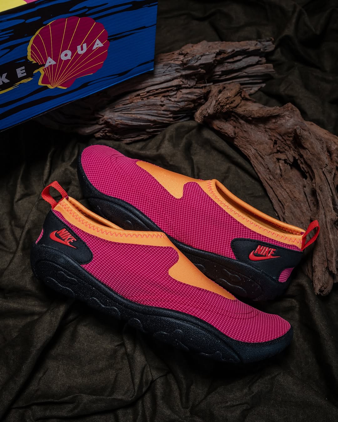 Nike ACG Aqua Turf Hyper Pink and Laser Orange FZ5628-600