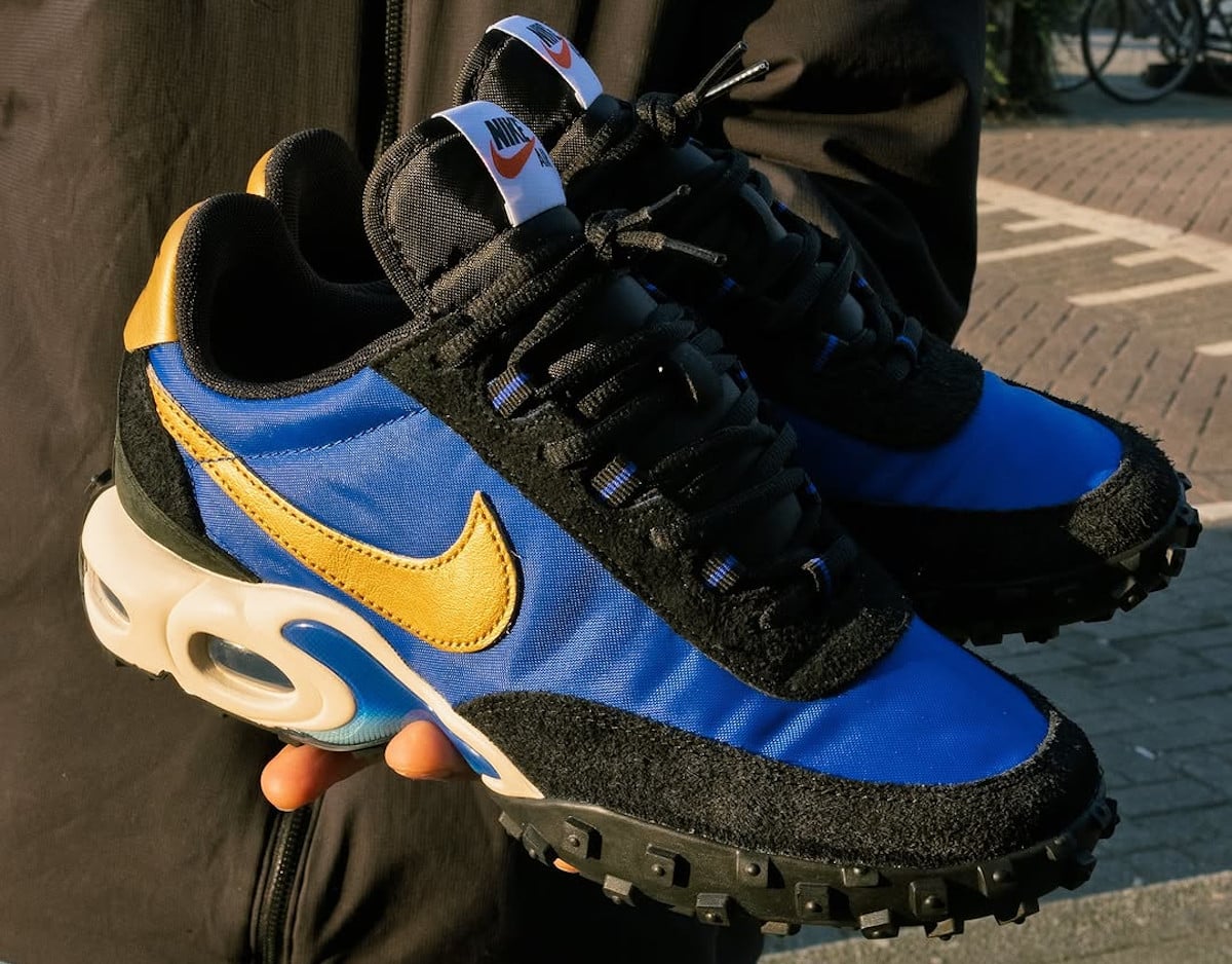 Nike Air Max Waffle Black Hyper Blue FV6946