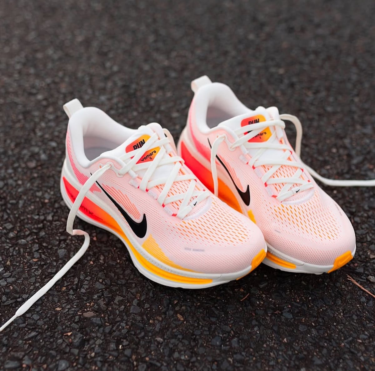 Nike Vomero 18 Sail Bright Crimson Laser Orange HM6804-100 (1)