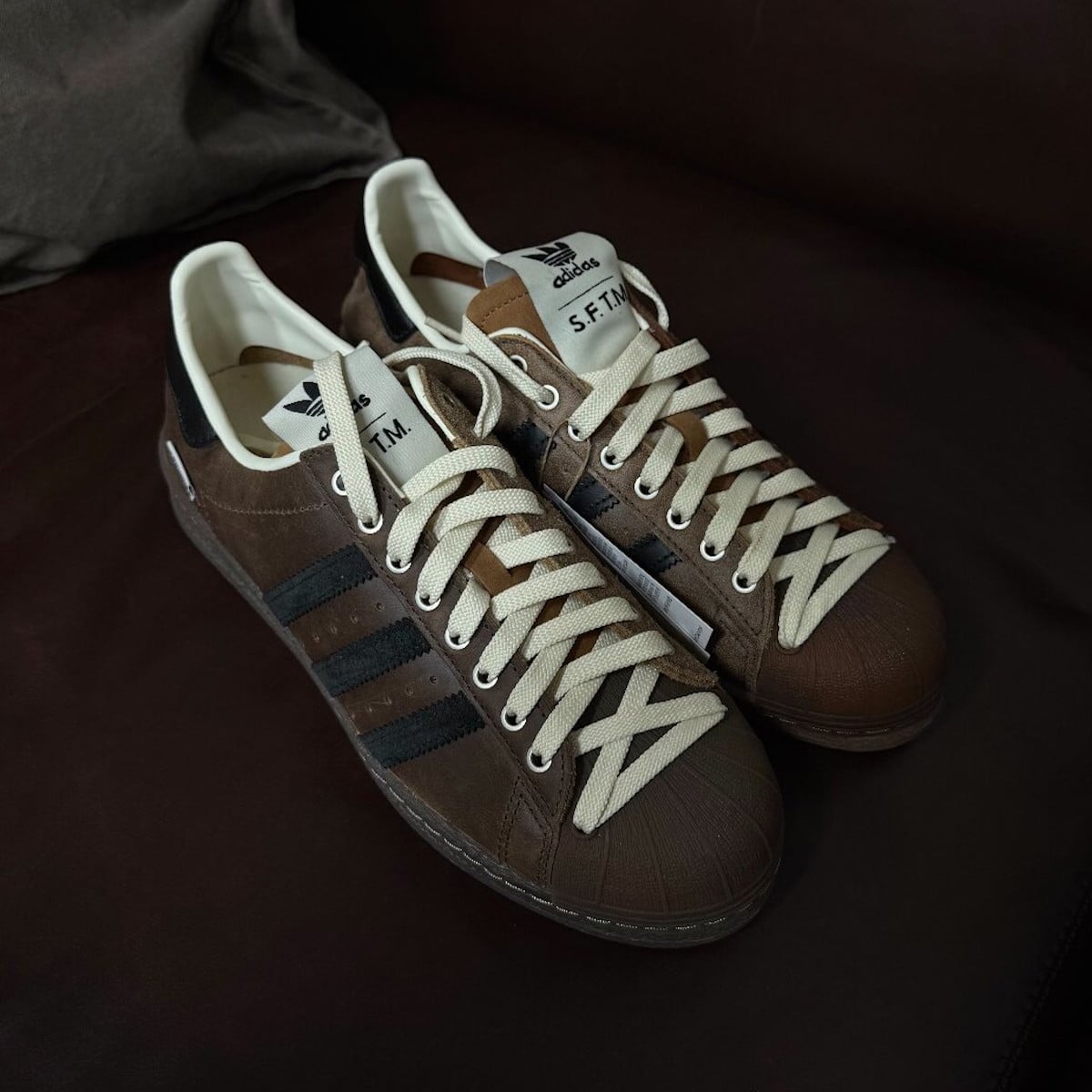 adidas Superstar 82 en daim marron (3)