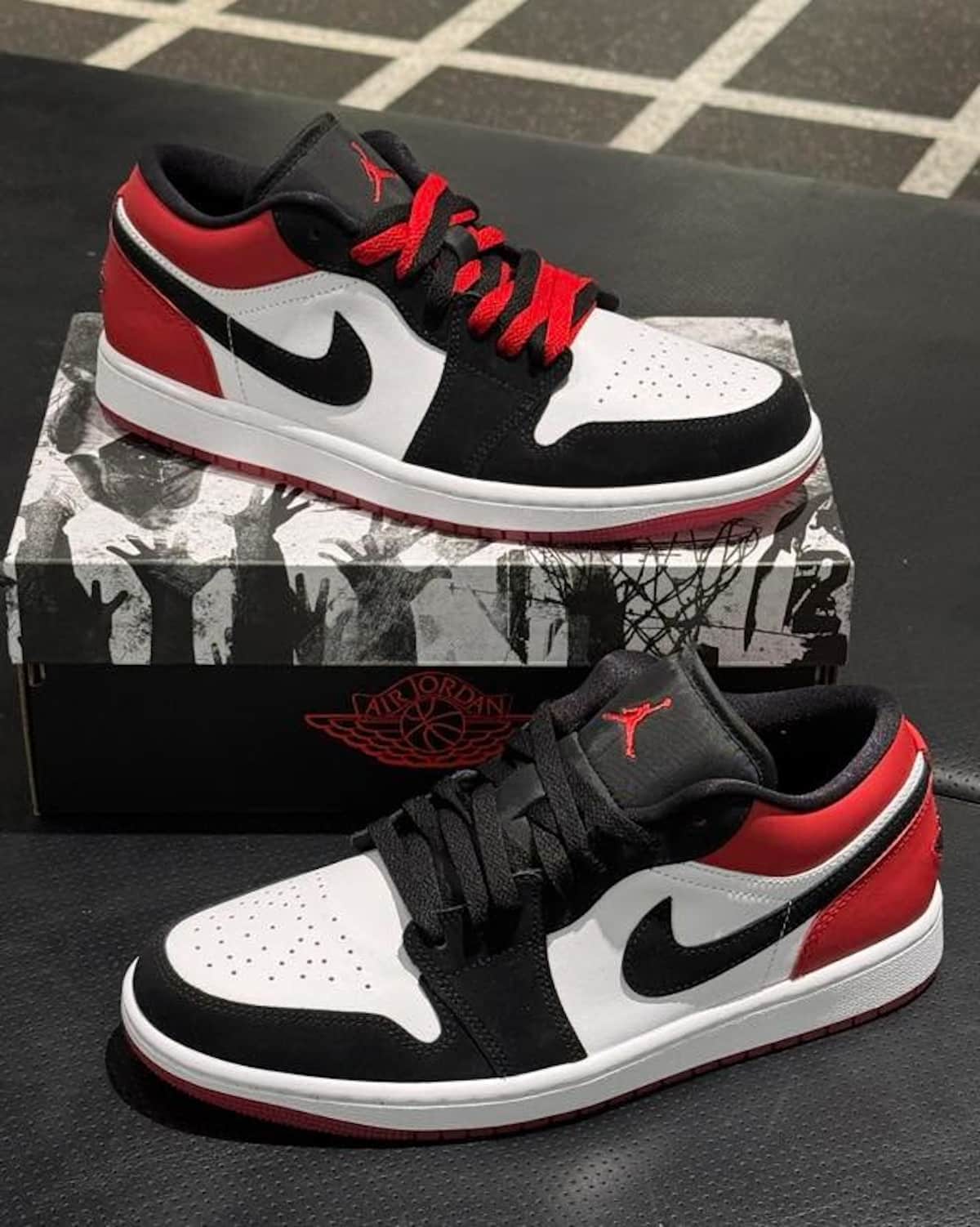 chaussure Air Jordan 1 Low SE Black Toe IB8971-106